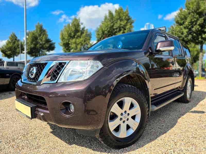 Nissan Pathfinder 2.5 dCi SE 4x4 7míst 140kw - foto 6