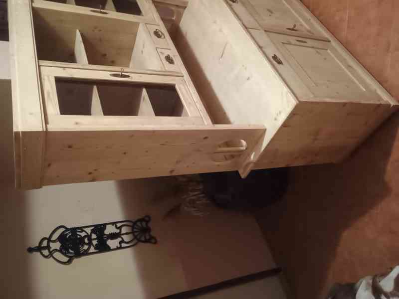 stará kredenc po renovaci 201 - foto 3