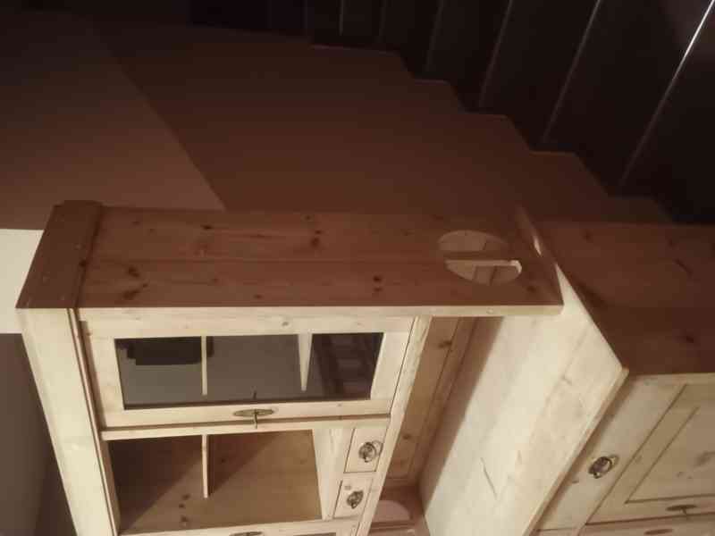 stará kredenc po renovaci 201 - foto 2