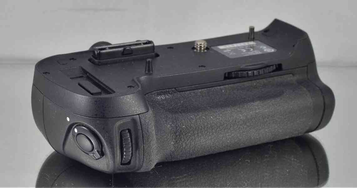 Nikon MB-D12 *Originální battery grip pro Nikon D800, D810** - foto 5