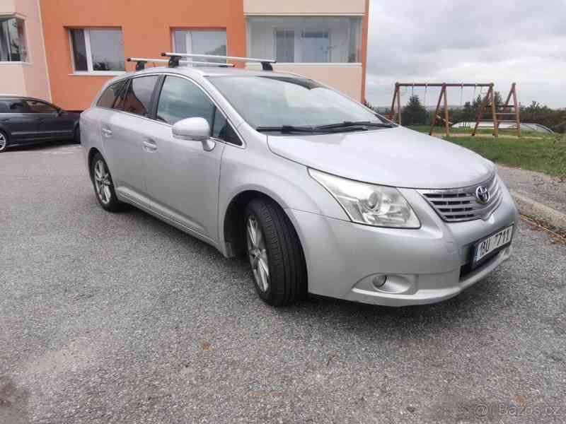 Toyota Avensis 2,0   spolehlivé rodinné auto na pro - foto 1