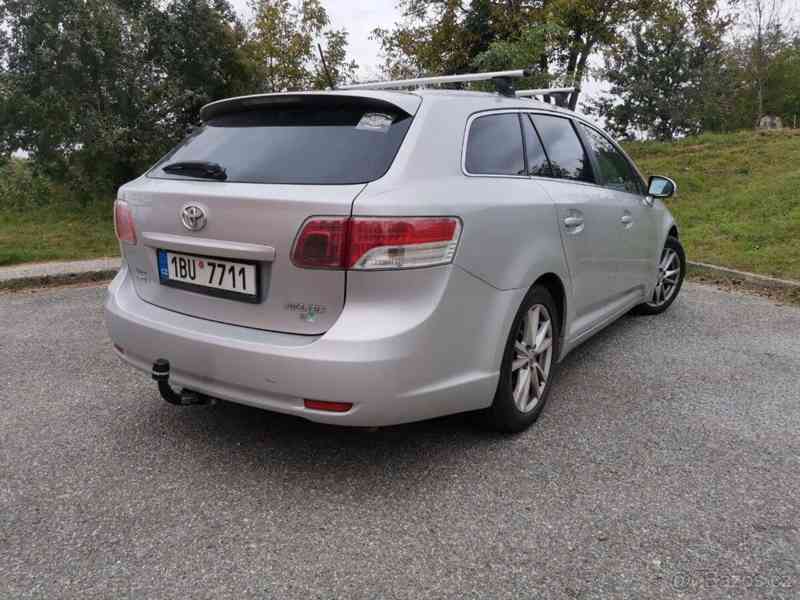 Toyota Avensis 2,0   spolehlivé rodinné auto na pro - foto 3