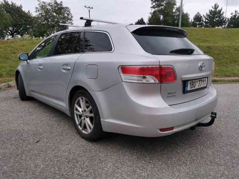 Toyota Avensis 2,0   spolehlivé rodinné auto na pro - foto 5