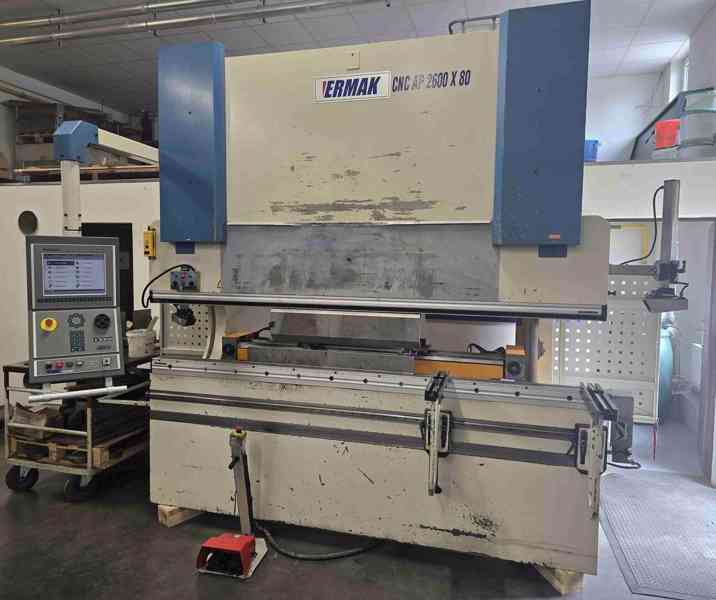 Použitý ohraňovací lis ERMAK CNC AP 2600x80, r. v. 2005 - foto 2