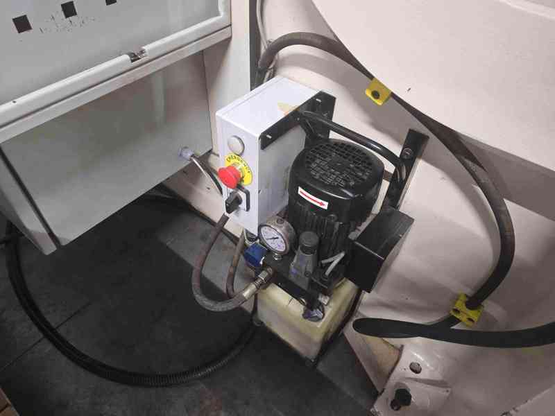 Použitý ohraňovací lis ERMAK CNC AP 2600x80, r. v. 2005 - foto 9
