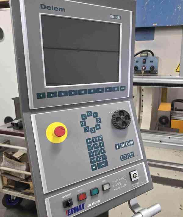 Použitý ohraňovací lis ERMAK CNC AP 2600x80, r. v. 2005 - foto 4