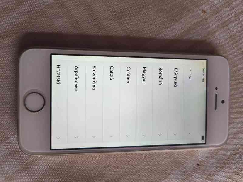Mobilní dotykový telefon iPhone SE 64GB - foto 5