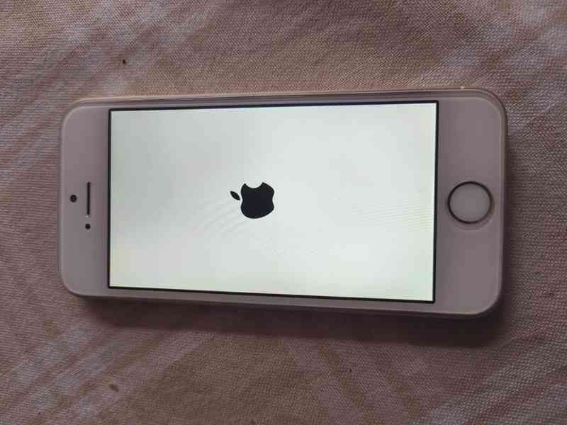 Mobilní dotykový telefon iPhone SE 64GB - foto 4