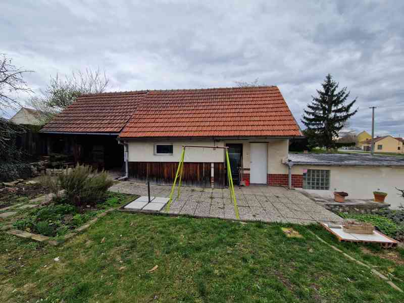 Prodej prostorného rodinného domu 6+1 se zahradou – Drnholec - foto 3