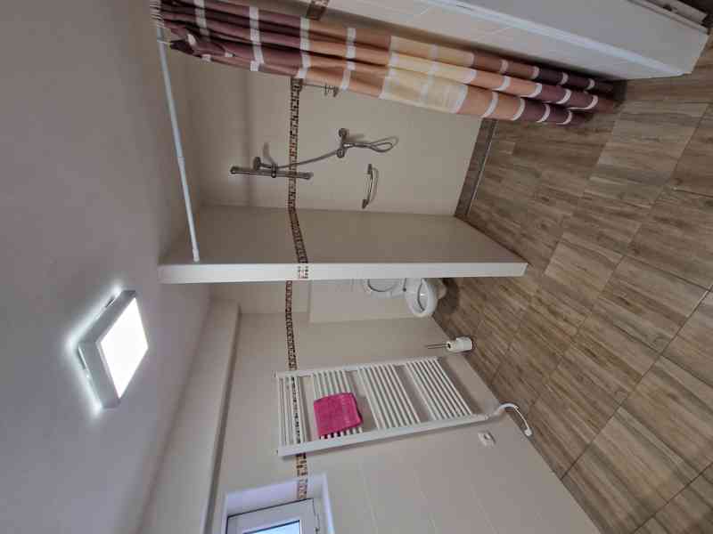 Prodej prostorného rodinného domu 6+1 se zahradou – Drnholec - foto 8