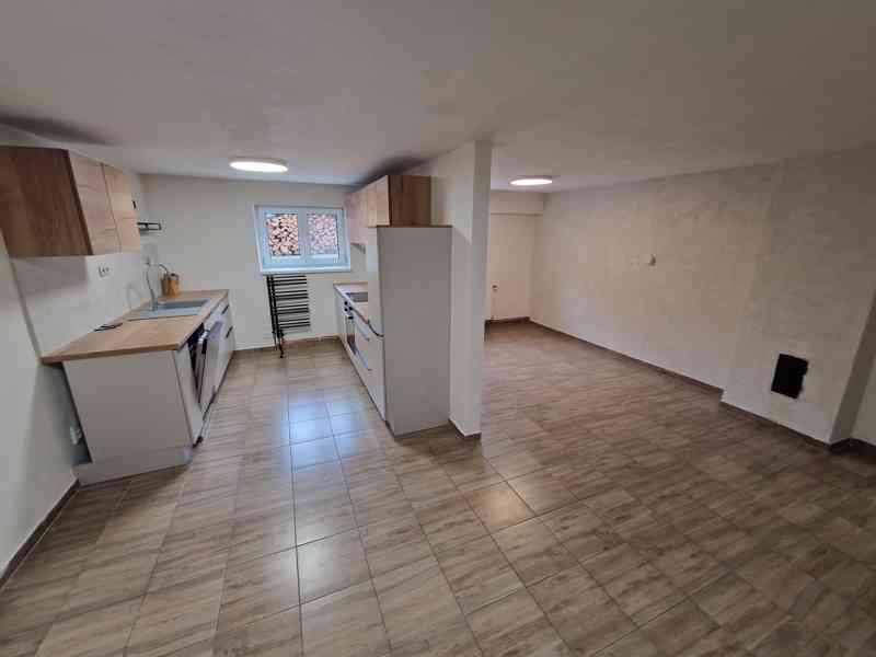 Prodej prostorného rodinného domu 6+1 se zahradou – Drnholec - foto 6