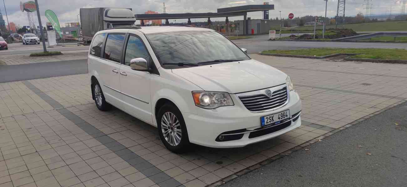 Lancia Voyager - foto 4