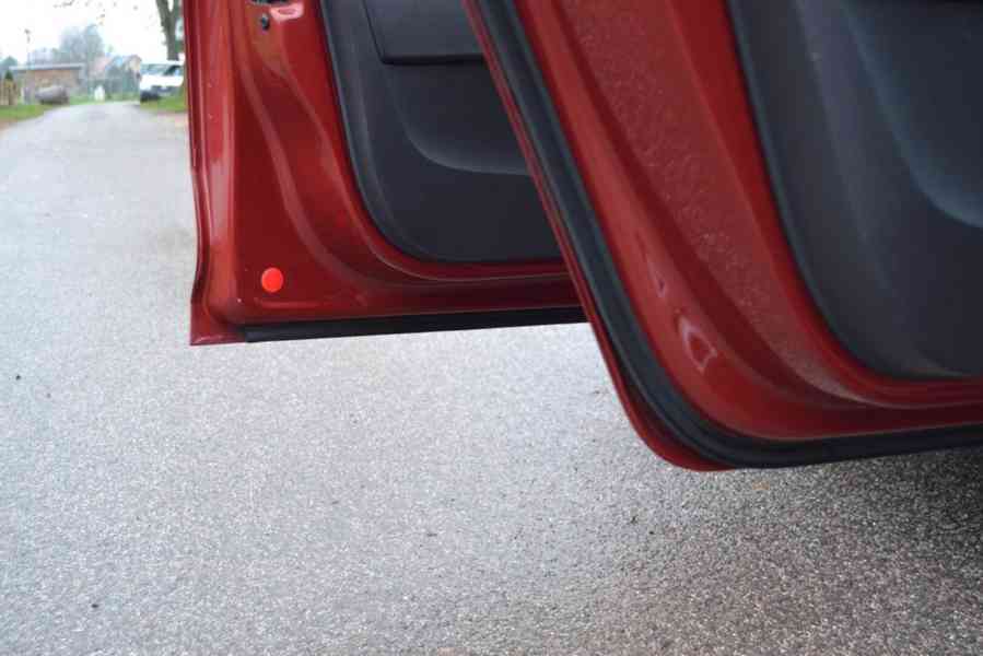 Škoda Rapid 1.2 TSI 77kW Ambition - foto 19