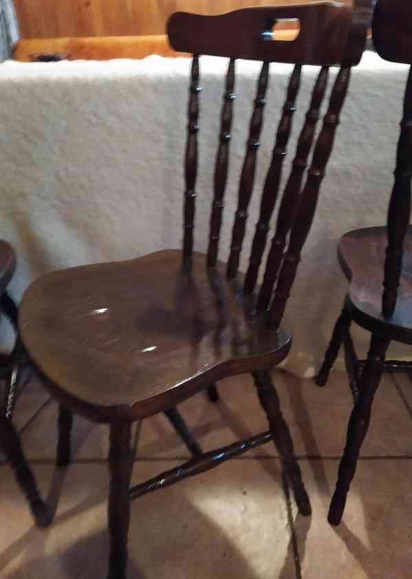 Nabízím tři staré dřevěné jídelní židle Thon - zrestaurované - foto 5