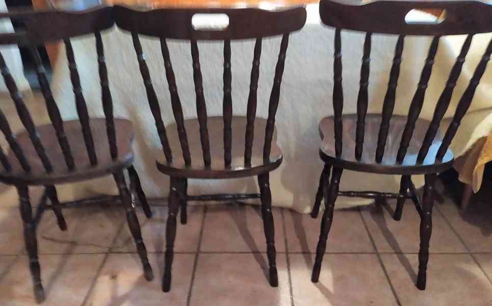 Nabízím tři staré dřevěné jídelní židle Thon - zrestaurované - foto 3