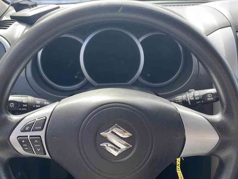 Suzuki Grand Vitara 2.0i Comfort benzín 103kw - foto 5
