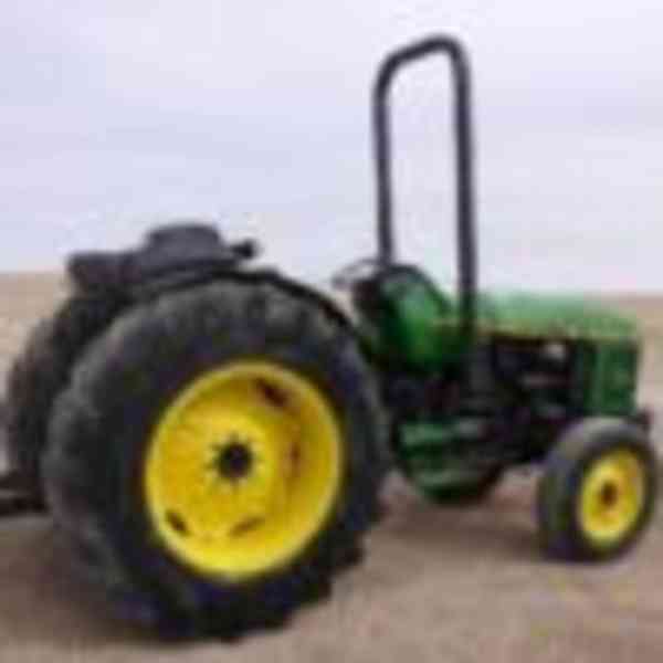 Traktor JOHN DEERE 5500N - foto 2