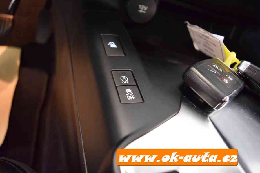 Jaguar E-Pace 2.0 D AWD 92 000 KM 2020-DPH - foto 18
