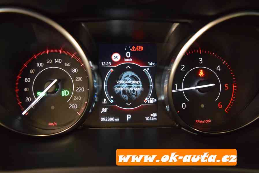 Jaguar E-Pace 2.0 D AWD 92 000 KM 2020-DPH - foto 25