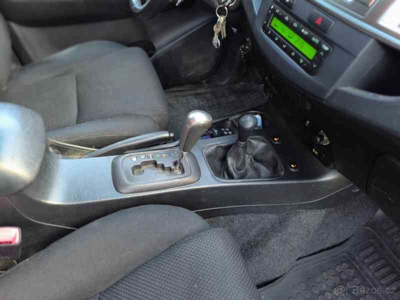 Toyota Hilux 3,0   D - foto 6