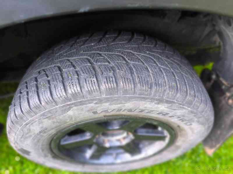 Toyota Hilux 3,0   D - foto 2