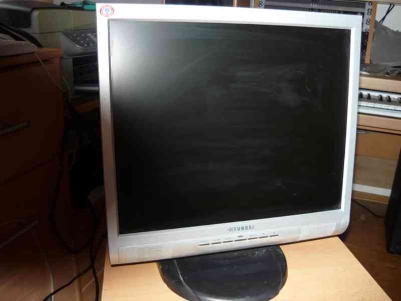 LCD monitor 17" HYNDAI - foto 1