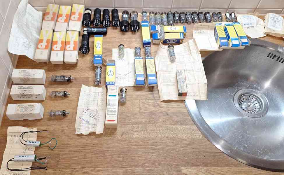 Elektronky a další součástky - foto 3