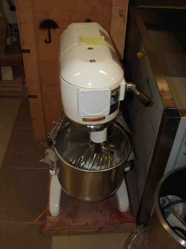 Universální robot B10 - foto 4