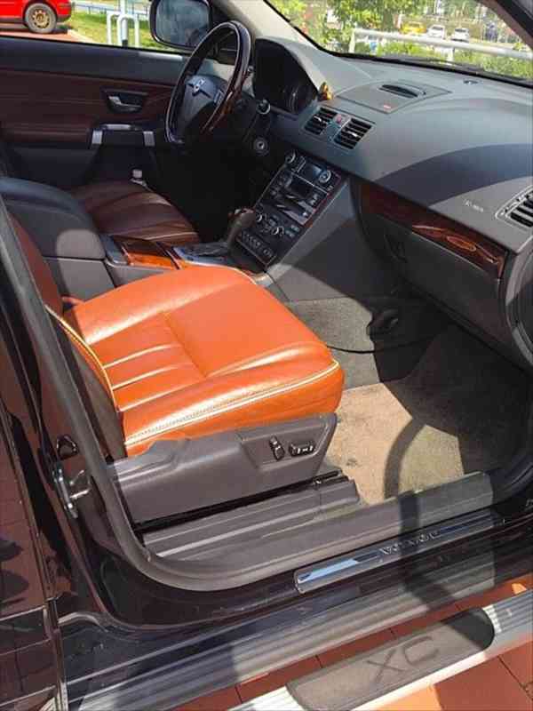 Volvo XC90 2,4 - foto 11