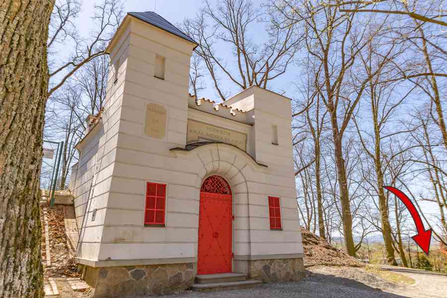 Prodej prostorného rodinného domu u parku v Klatovech - foto 46