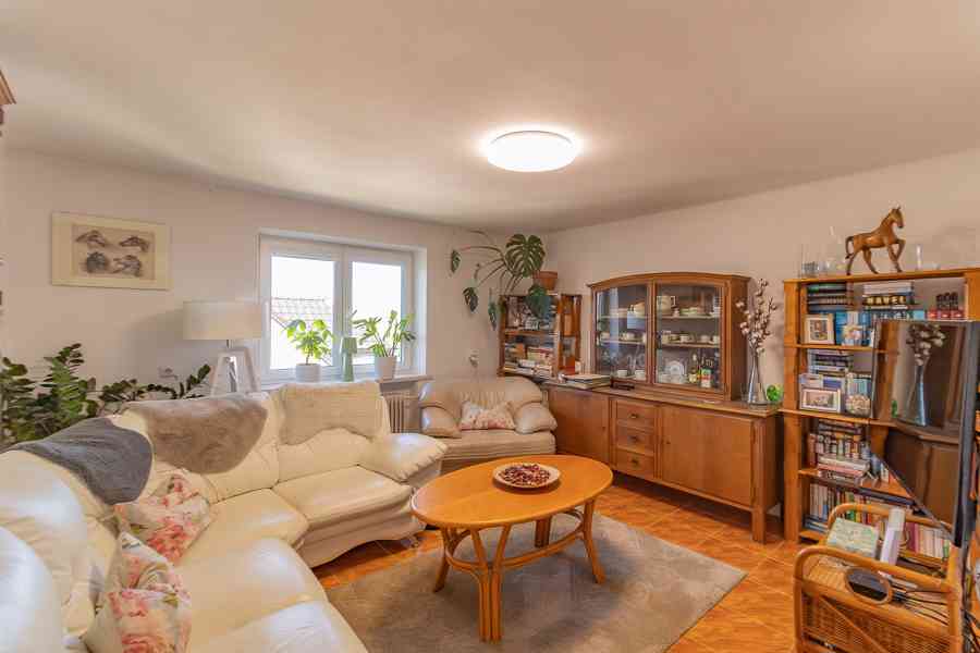 Prodej prostorného rodinného domu u parku v Klatovech - foto 14