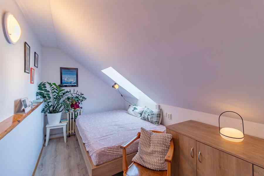 Prodej prostorného rodinného domu u parku v Klatovech - foto 21