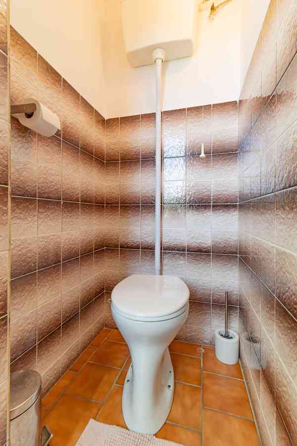 Prodej prostorného rodinného domu u parku v Klatovech - foto 30