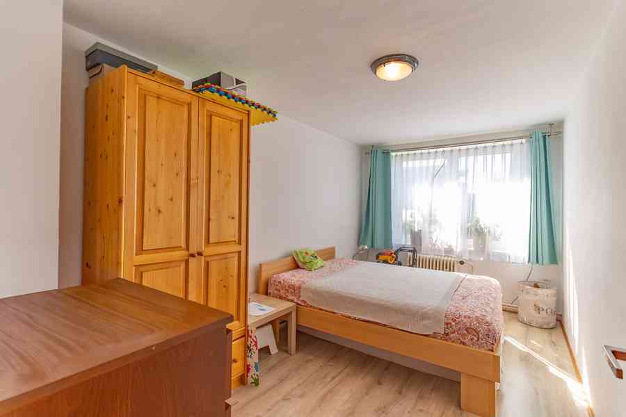 Prodej prostorného rodinného domu u parku v Klatovech - foto 19