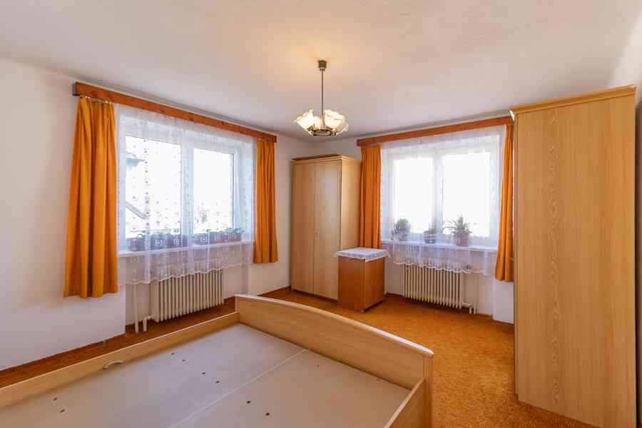 Prodej prostorného rodinného domu u parku v Klatovech - foto 26