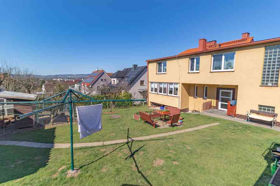 Prodej prostorného rodinného domu u parku v Klatovech - foto 7