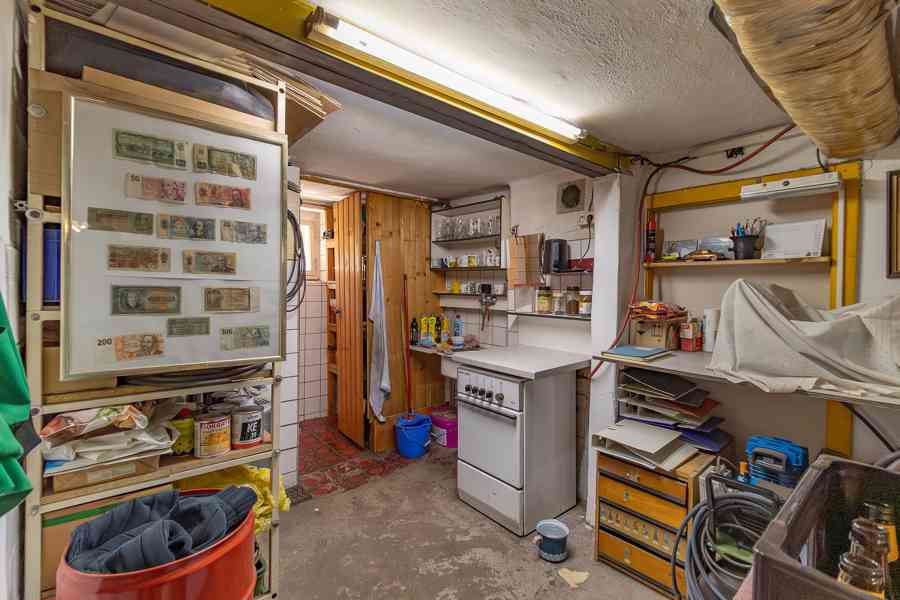 Prodej prostorného rodinného domu u parku v Klatovech - foto 39