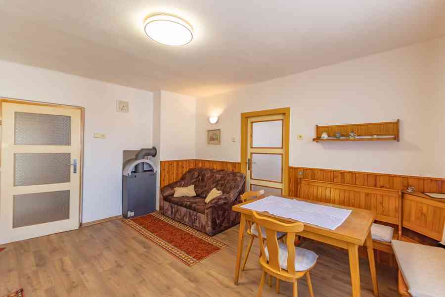 Prodej prostorného rodinného domu u parku v Klatovech - foto 23