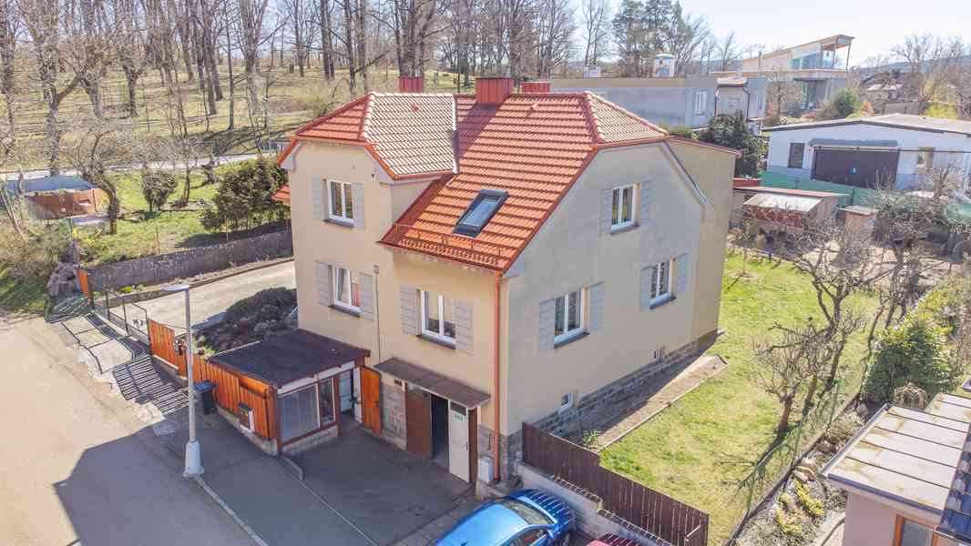 Prodej prostorného rodinného domu u parku v Klatovech - foto 3