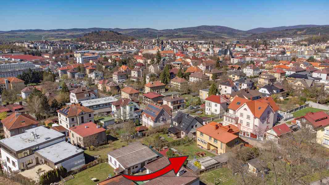 Prodej prostorného rodinného domu u parku v Klatovech - foto 6