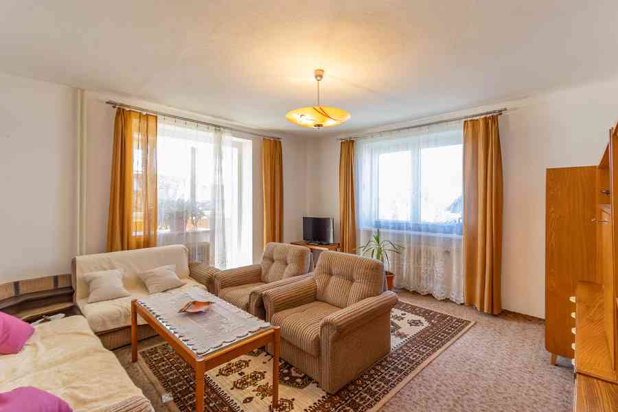 Prodej prostorného rodinného domu u parku v Klatovech - foto 24