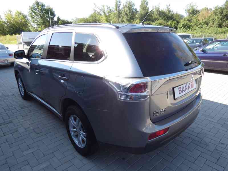 Mitsubishi Outlander 2.0i Invite ClearTec 4x2 benzín 110kw - foto 13