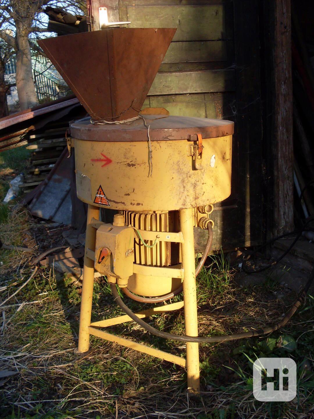 ŠROTOVNÍK  - foto 1