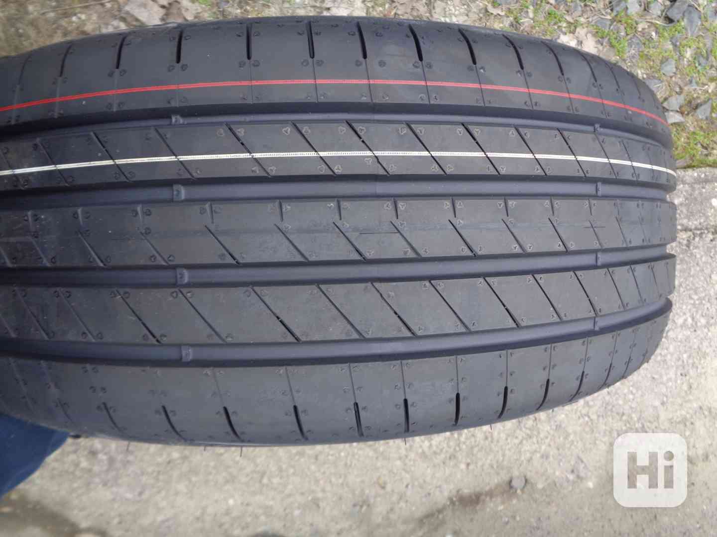 Goodyear 235/40/19 nové nedaj se píchnout - SEAL - foto 1