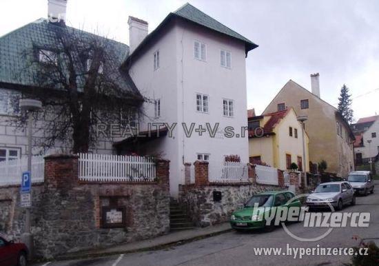 Rodinný dům v centru města - 527 - foto 1