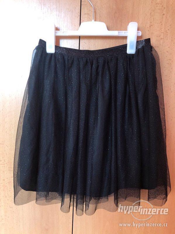 Černá třpytivá tylová sukně - foto 1