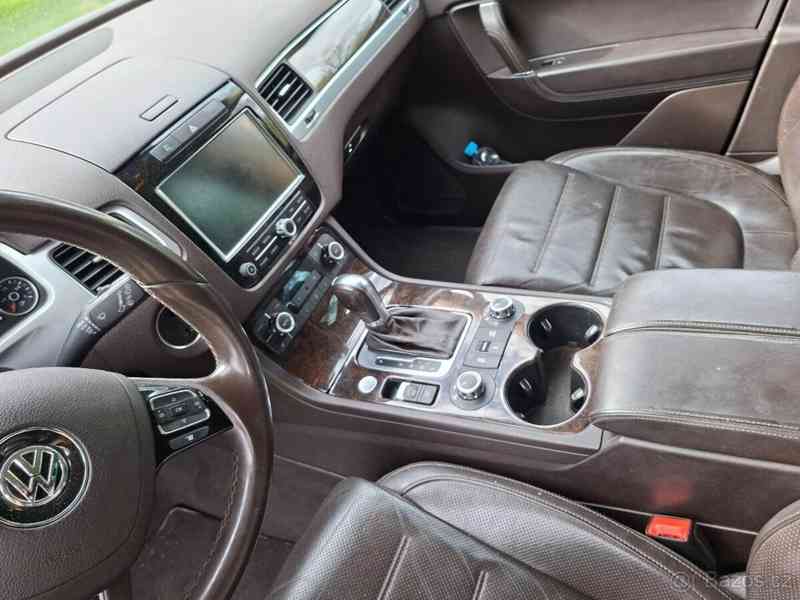 Volkswagen Touareg 4,2   Prodam - foto 6