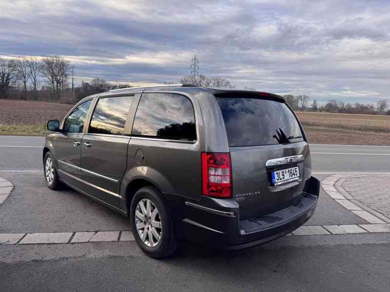 Chrysler Grand Voyager 2,8 CRDi Limited DVD 2010 - foto 3