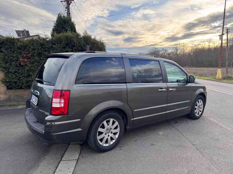 Chrysler Grand Voyager 2,8 CRDi Limited DVD 2010 - foto 4