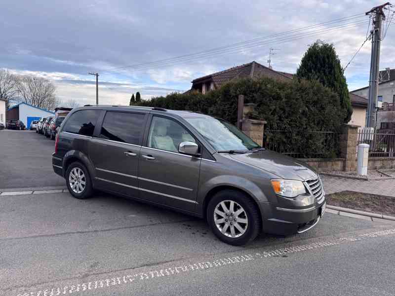 Chrysler Grand Voyager 2,8 CRDi Limited DVD 2010 - foto 1